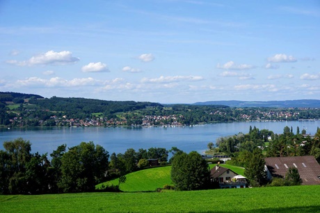 Blick von Steckborn auf das gegenüber liegende Gaienhofen.