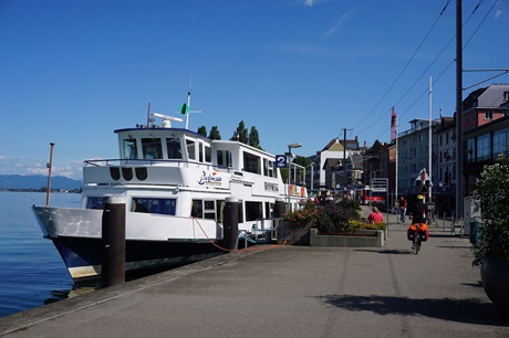 Das zur Feinen Flotte gehörende Passagierschiff Rhynegg an seiner Anlegestelle in Rorschach.