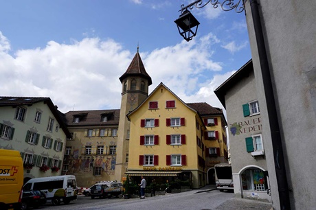 Der Ortskern von Maienfeld mit dem Rathaus.