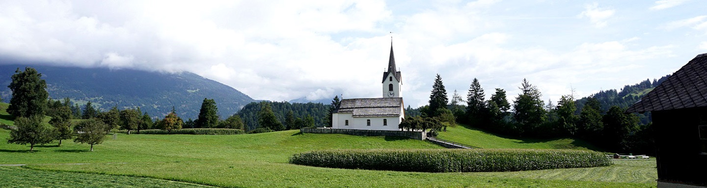 Die reformierte Dorfkirche von Versam.