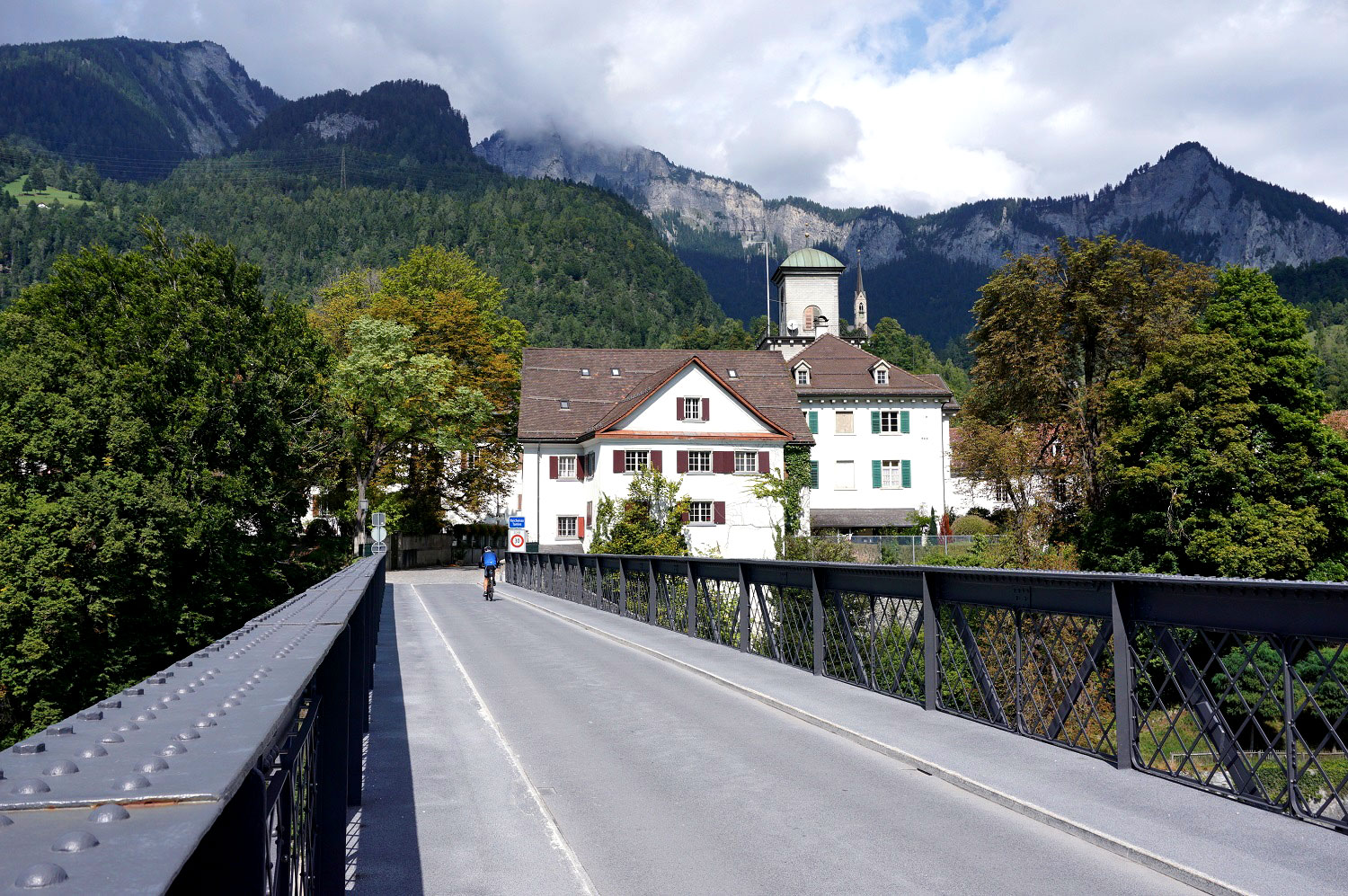 Reichenau am Treffpunkt von Vorder und Hinterrhein