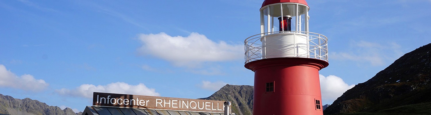 Leuchtturm und Infocenter "Rheinquelle" auf dem Oberalppass.