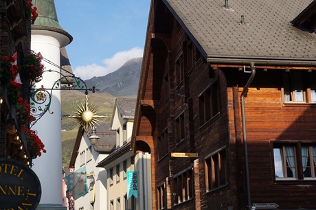 Im historischen Ortskern von Andermatt.