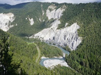 Traumhafter Blick in die atemberaubend schöne Rheinschlucht.