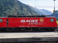 Eine Lokomotive des Glacier-Express, der wohl bekanntesten Bahn der Schweiz.